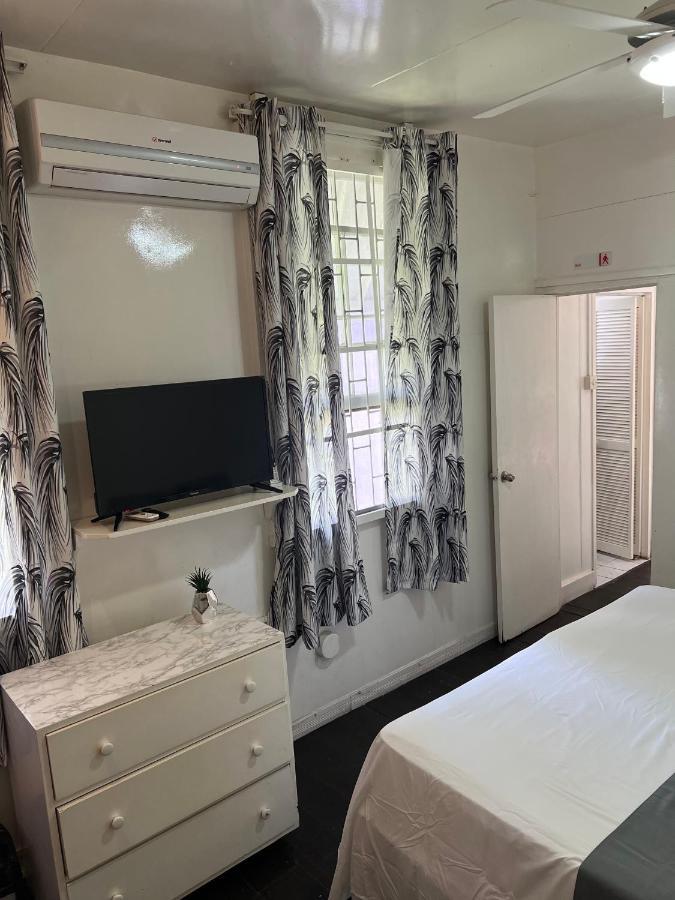 Beach Guest House Cleverdale Bridgetown Eksteriør billede