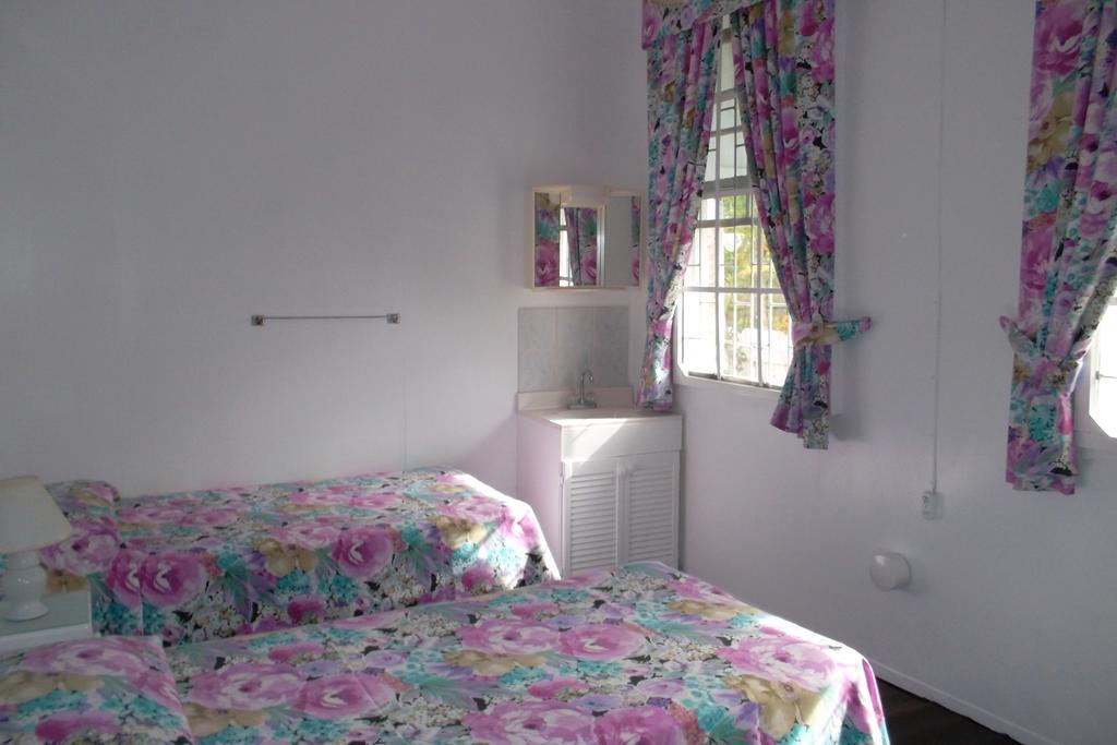 Beach Guest House Cleverdale Bridgetown Eksteriør billede